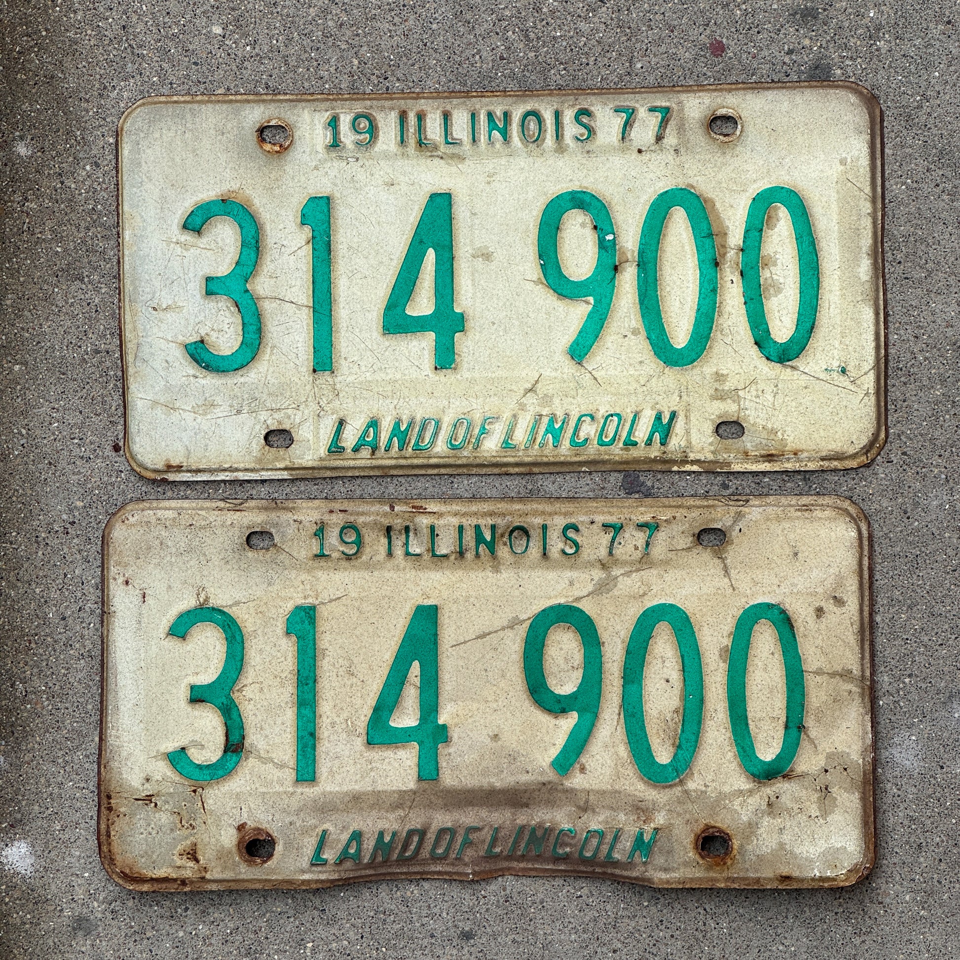 Photo of a 1977 Illinois License Plate Pair Auto Tag Garage Decor Vintage 314 900 with original patina