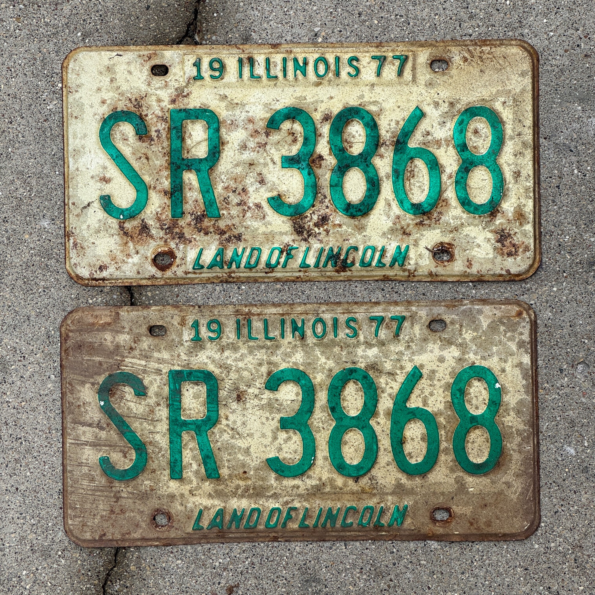 Photo of a 1977 Illinois License Plate Pair Auto Tag Garage Decor Vintage SR 3868 with original patina