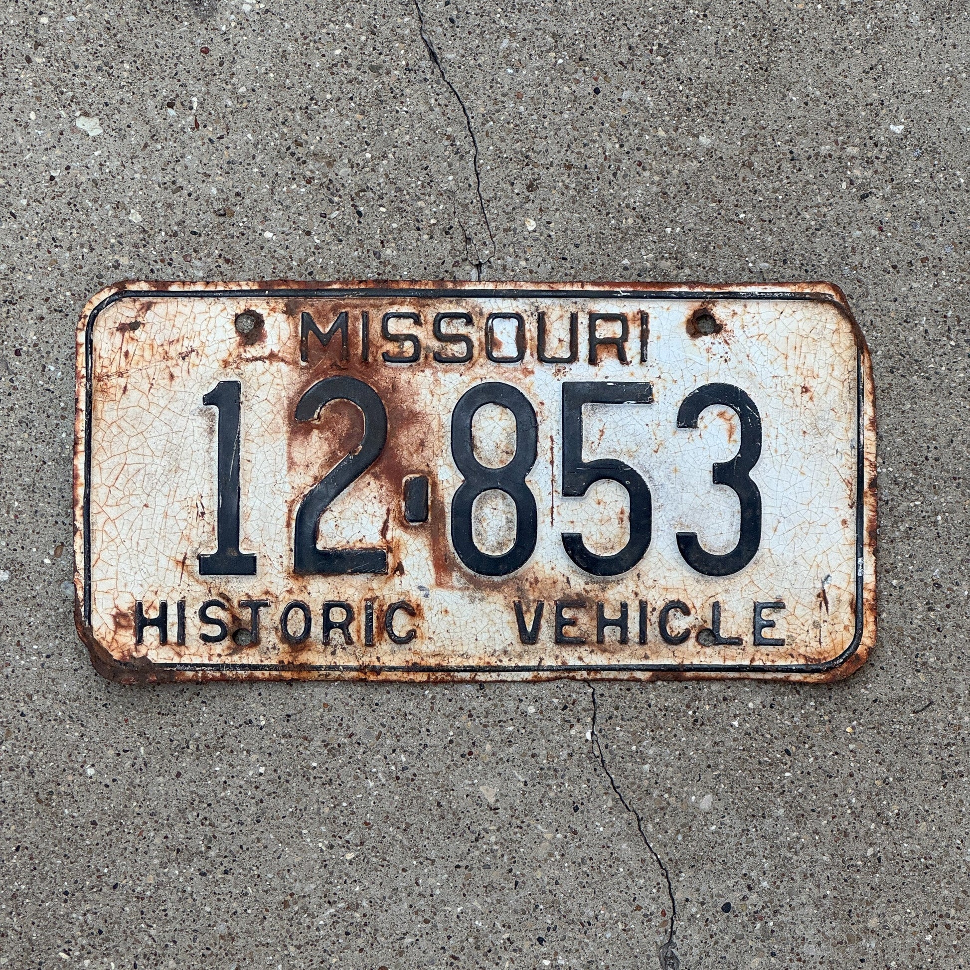 Photo of a 1977 Missouri Historic Vehicle License Plate Auto Tag Vintage Antique Car 12 853