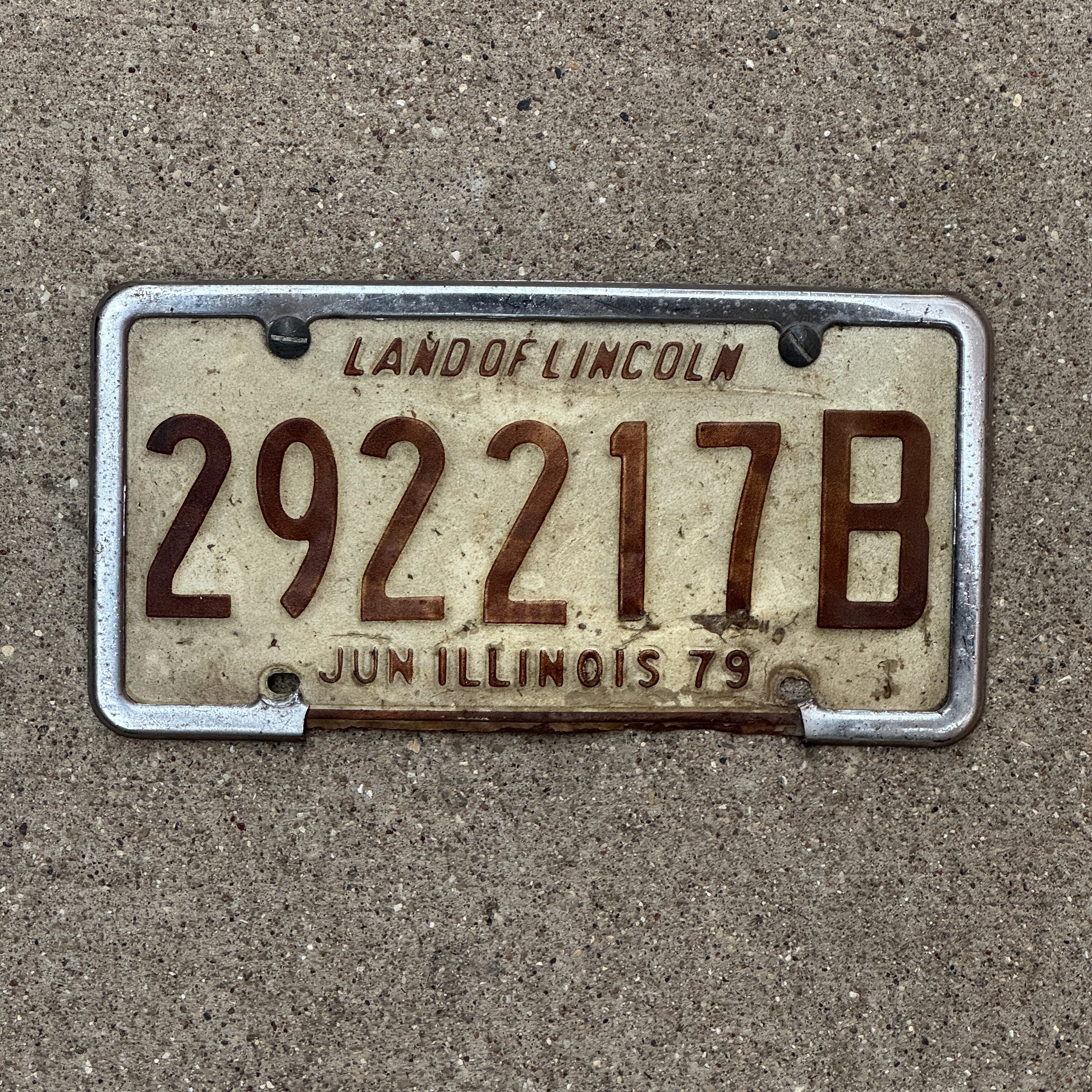 Photo of a 1978 1979 Illinois Truck License Plate Auto Tag 1 Vintage Garage 292 217 B with original patina