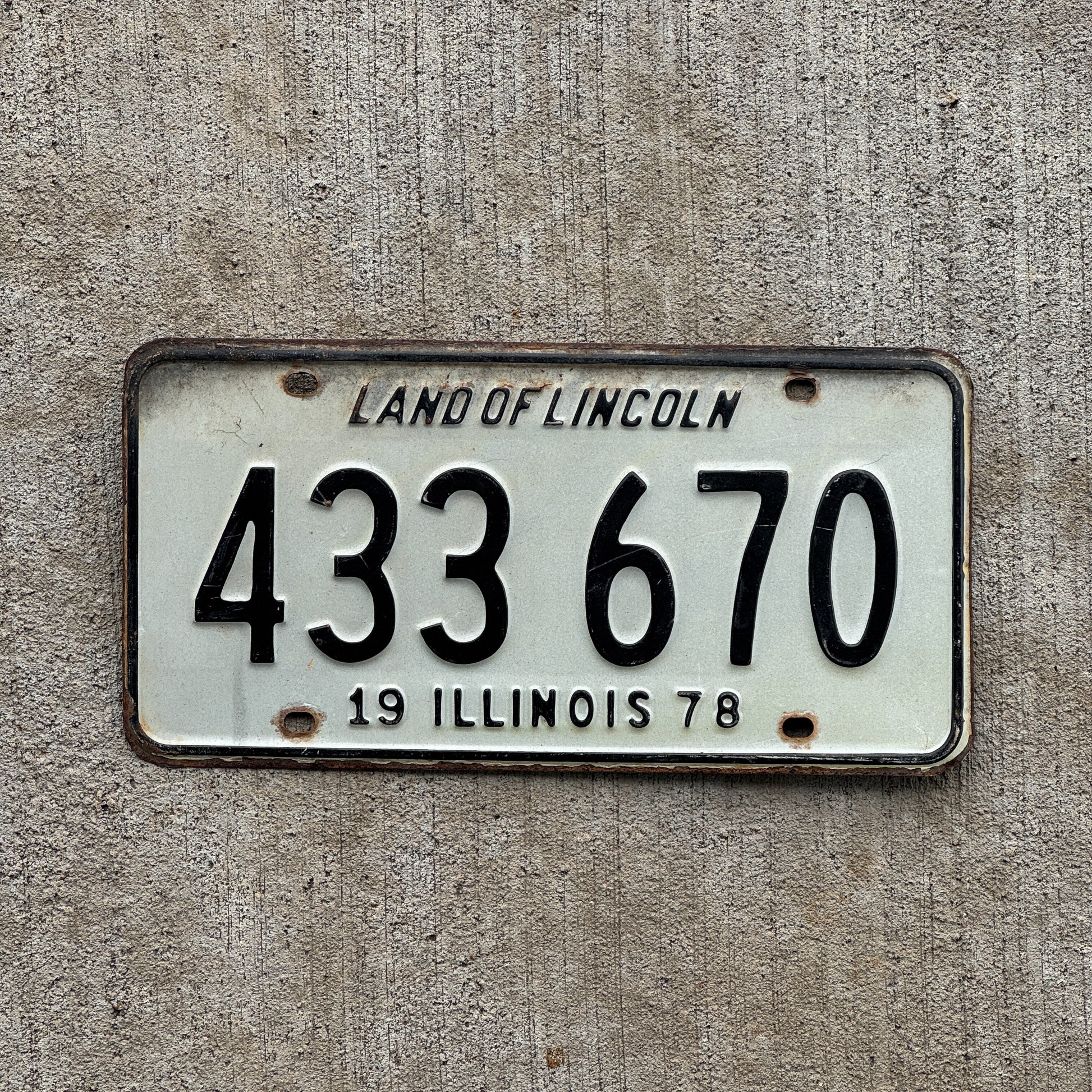 Photo of a 1978 Illinois License Plate Auto Tag Garage Decor Vintage 433 670 with original patina