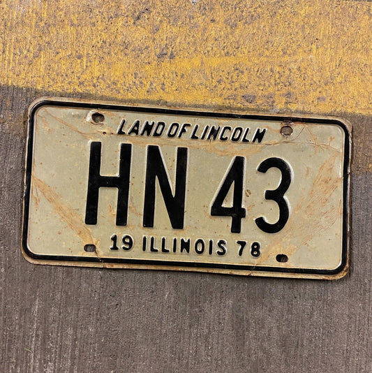 Photo of a 1978 Illinois License Plate Auto Tag Garage Decor Vintage HN 43 with original patina