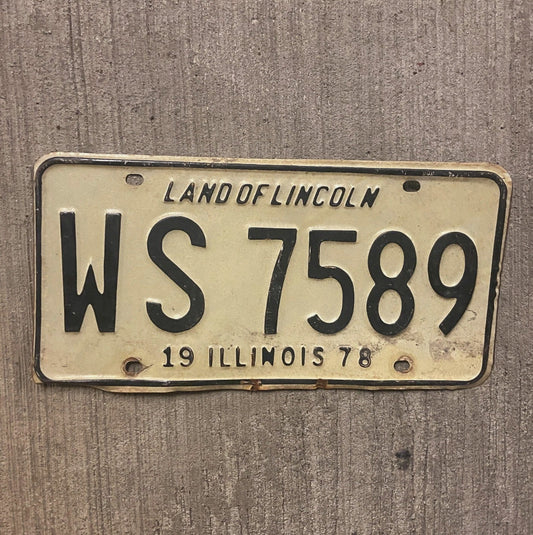 Photo of a 1978 Illinois License Plate Auto Tag Garage Decor Vintage WS 7589