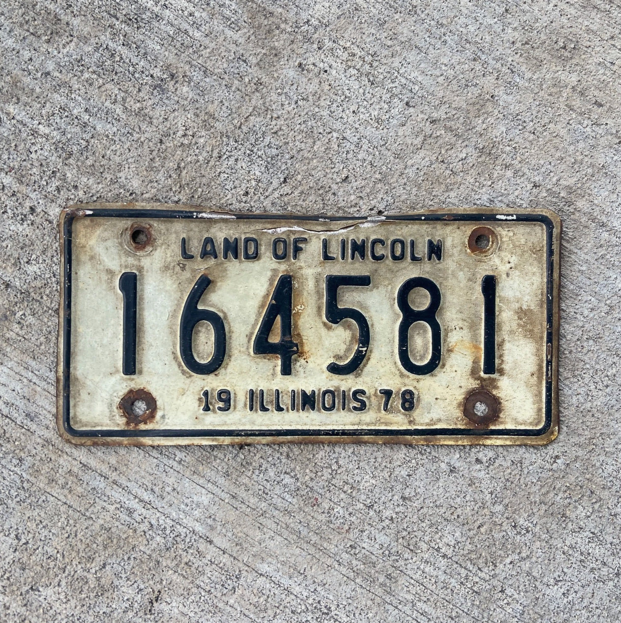 Photo of a 1978 Illinois Motorcycle License Plate Auto Tag Garage Decor Vintage 164581 with original patina