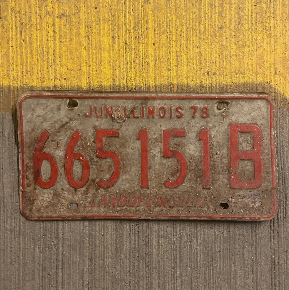 Photo of a 1978 Illinois Truck License Plate Auto Tag Garage Decor Vintage 665151 B