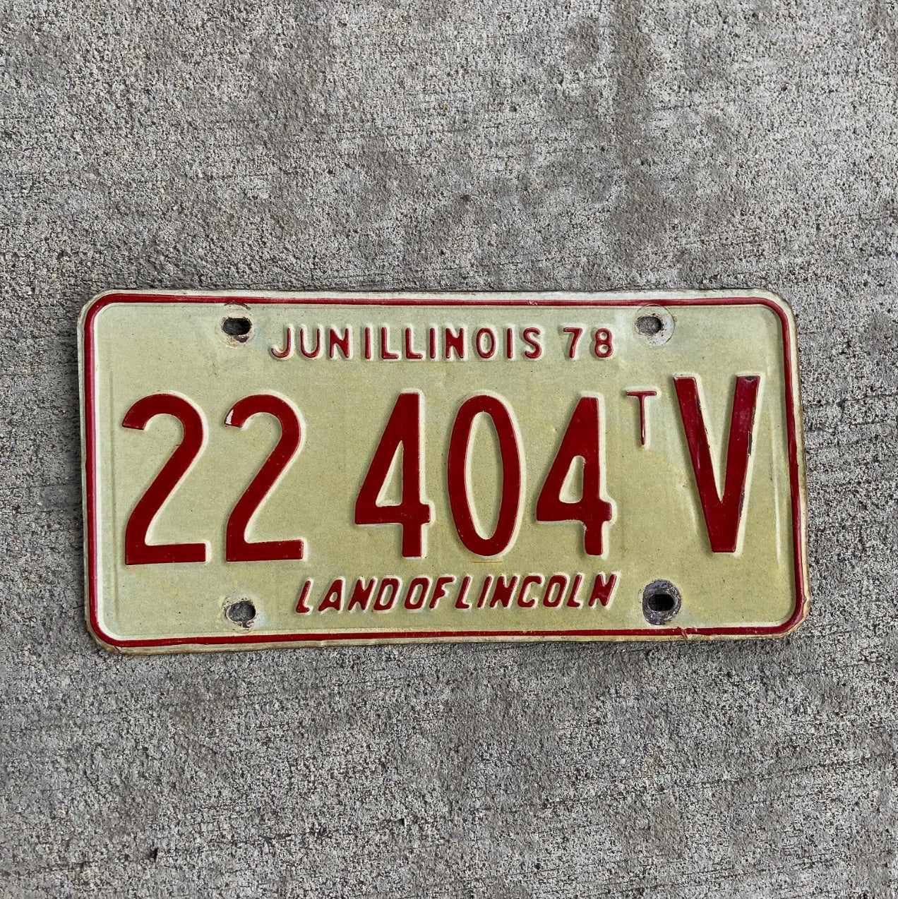 Photo of a 1978 Illinois Truck Tractor License Plate Auto Tag Garage Decor Vintage 22 404 TV with original patina