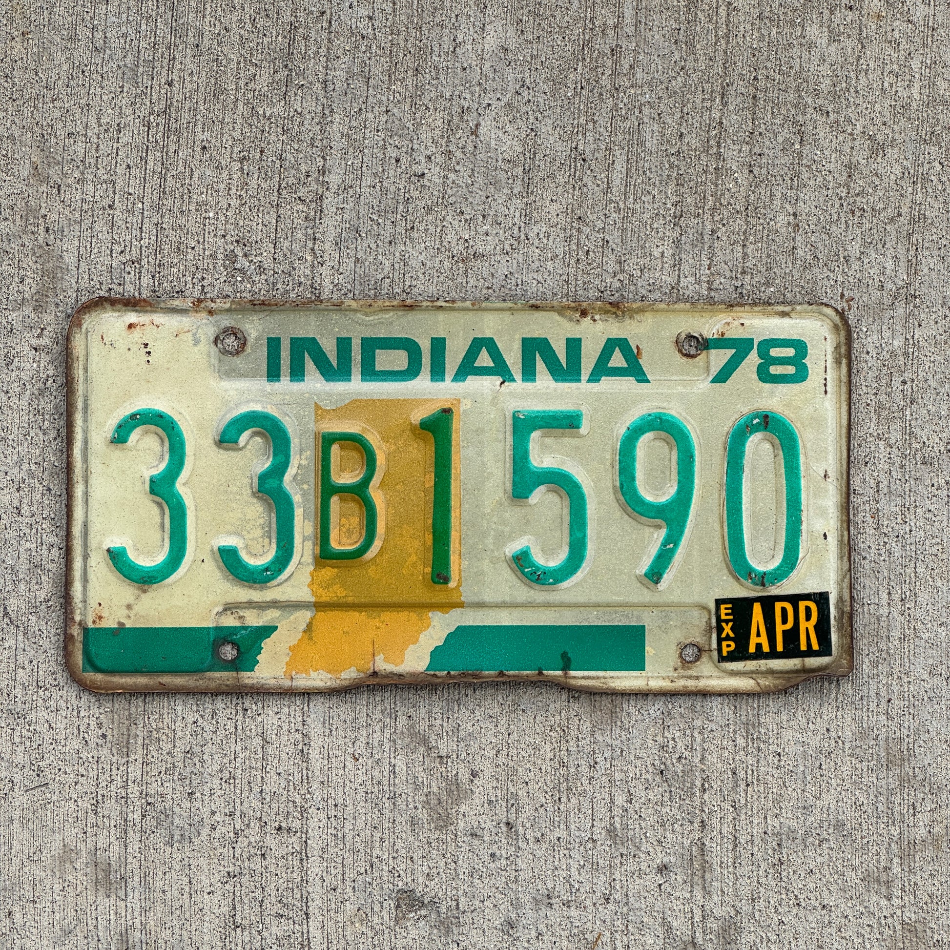 Photo of a 1978 Indiana License Plate Auto Tag Garage Decor Vintage 33 B 1590 with original patina