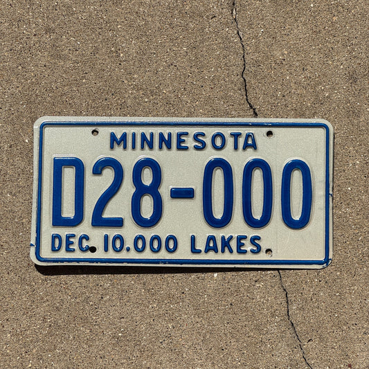 Photo of a 1978 Minnesota Dealer License Plate Auto Tag 1 Garage Decor Repeat Repeating D 28000