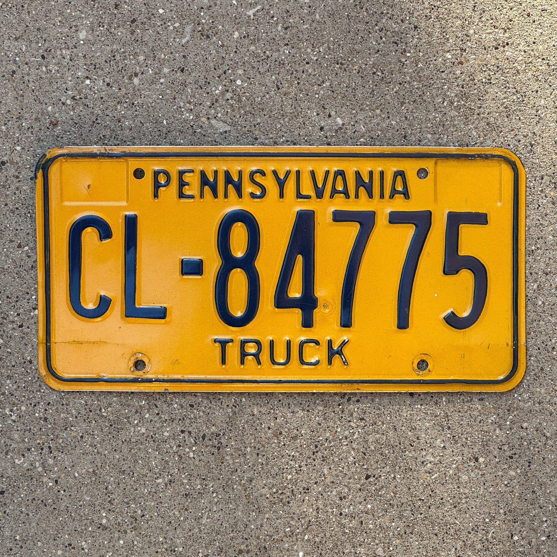 Photo of a 1978 Pennsylvania Truck License Plate Auto Tag Garage Decor Vintage CL 84775