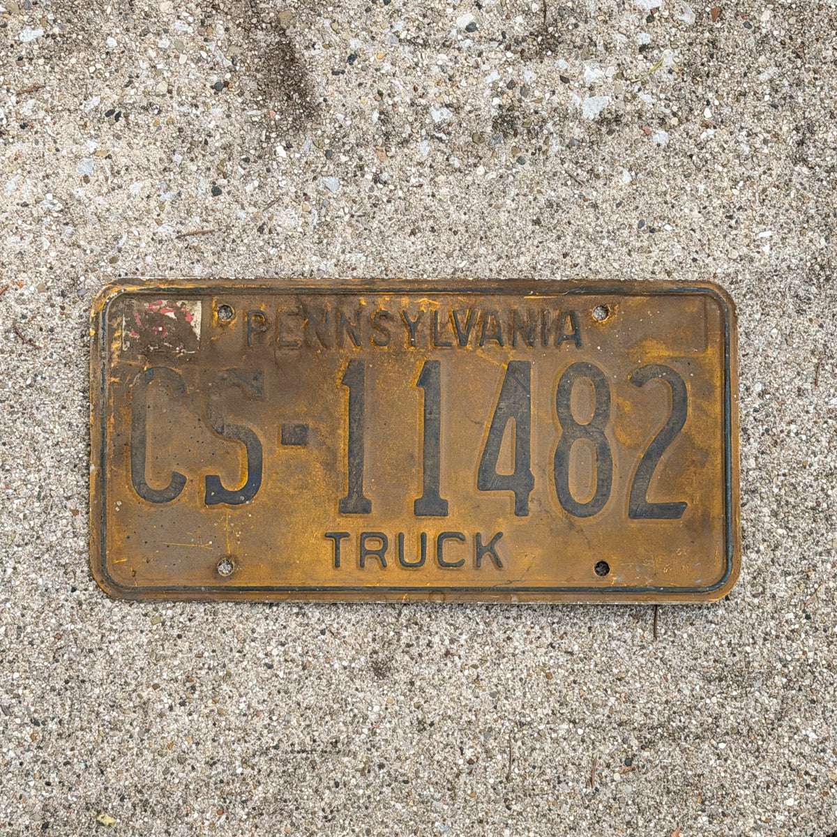 Photo of a 1978 Pennsylvania Truck License Plate Auto Tag Garage Decor Vintage CS 11482 with original patina