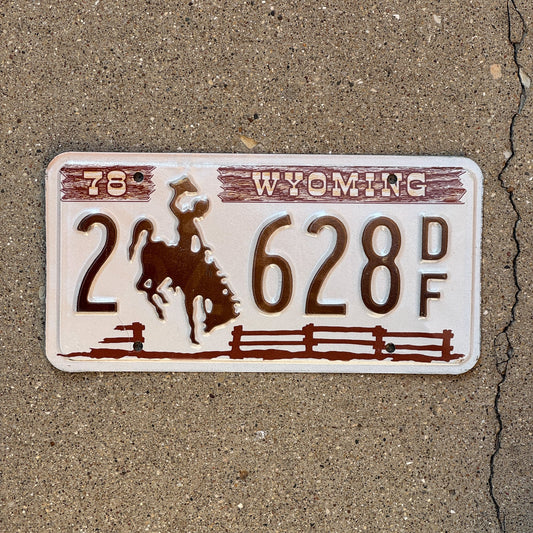 Photo of a 1978 Wyoming License Plate Auto Tag Garage Decor Vintage 2 628 DF
