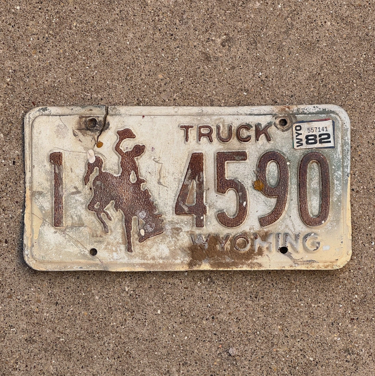 Photo of a 1978 Wyoming Truck License Plate Auto Tag Garage Decor Natrona County 1 4590