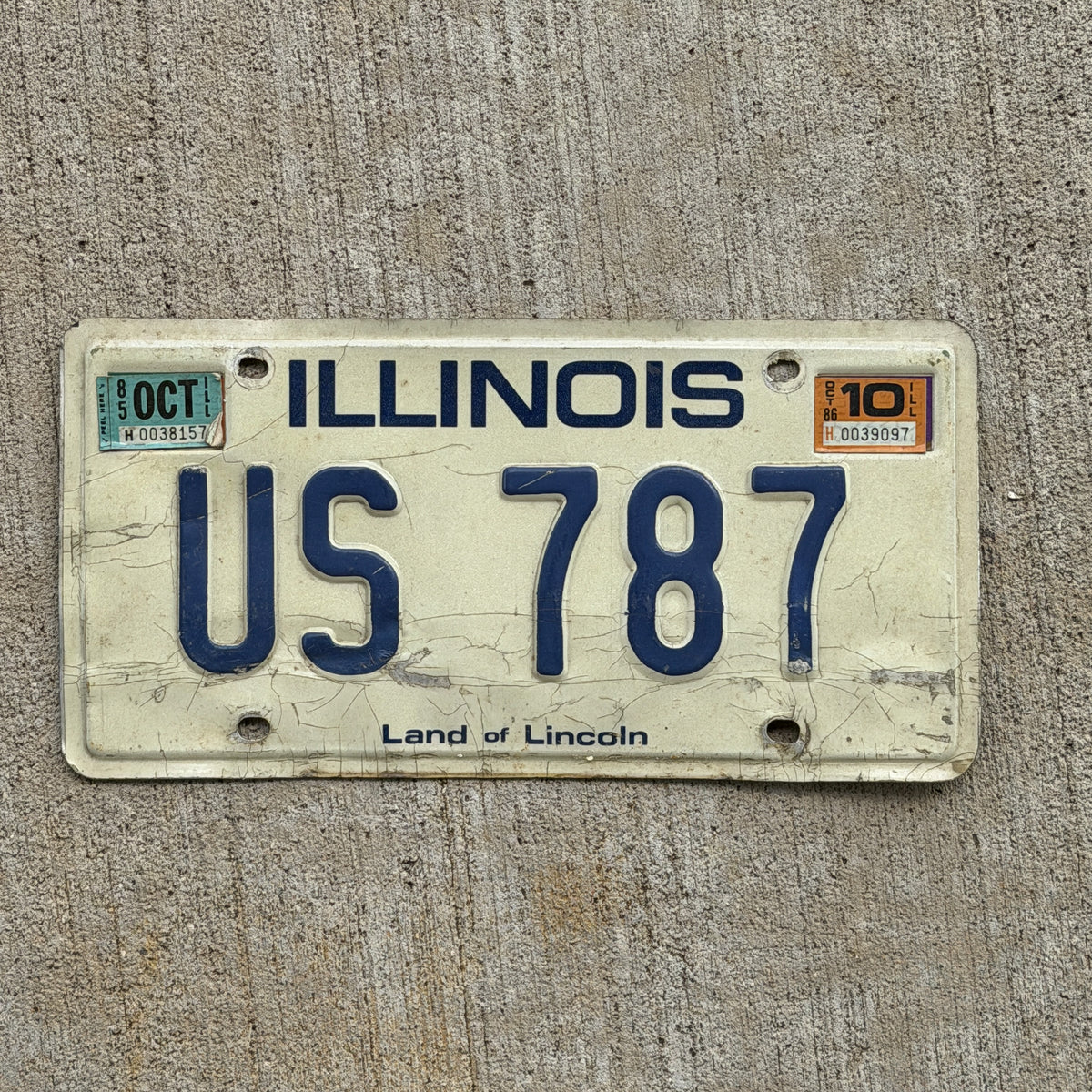 Photo of a 1979 1986 Illinois License Plate Auto Tag Garage Decor Vintage US 787 with original patina