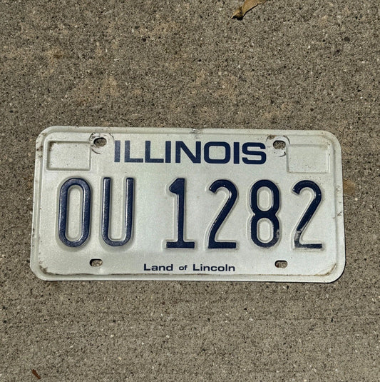 Photo of a 1979 Illinois License Plate Auto Tag Garage Decor Vintage OU 1282