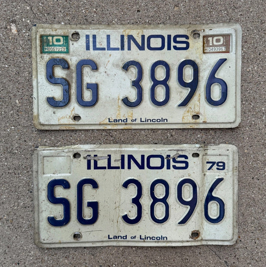 Photo of a 1979 Illinois License Plate Auto Tag Garage Decor Vintage SG 3896