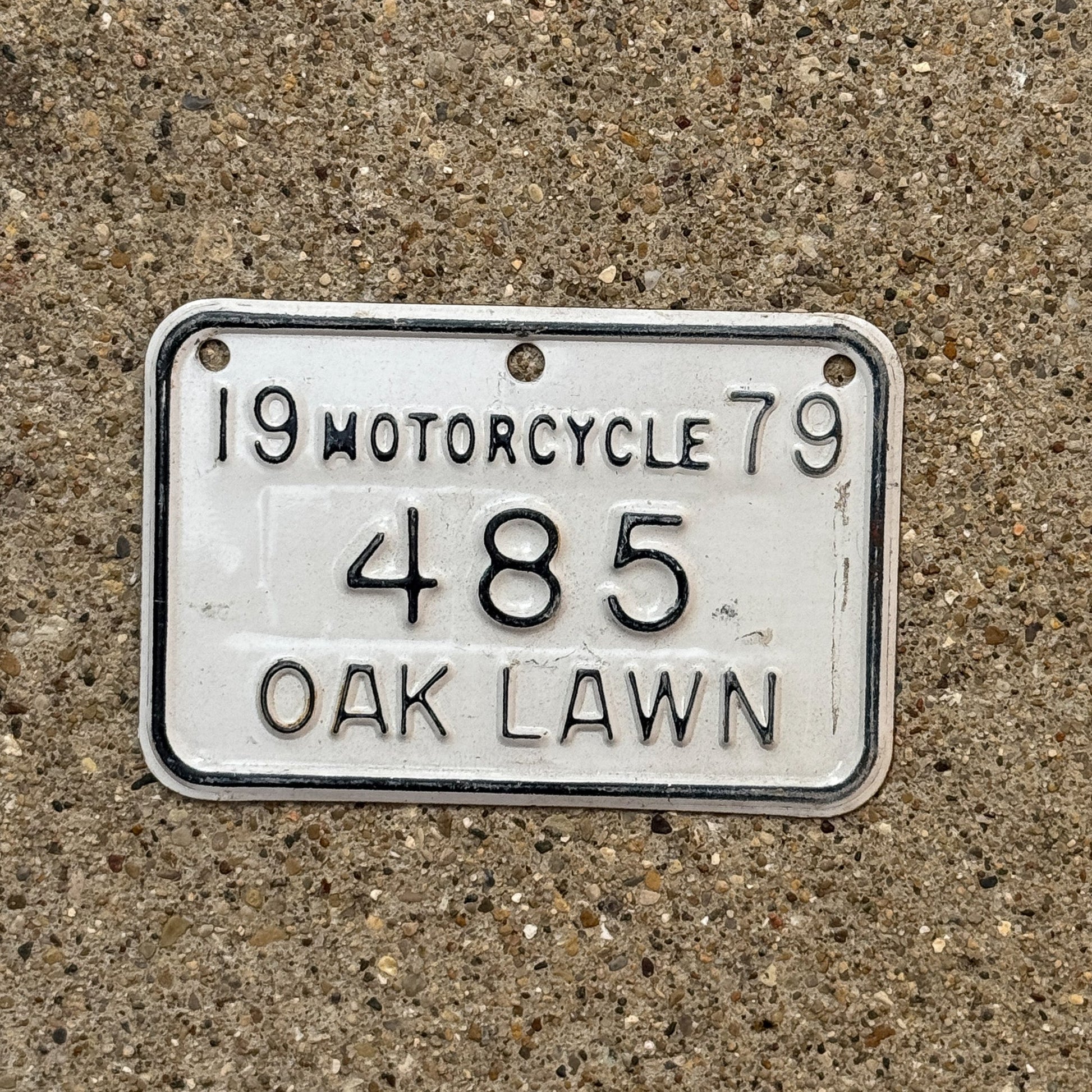 Photo of a 1979 Illinois Motorcycle Tax Tag Auto Tag Garage Decor Vintage Oak Lawn 485