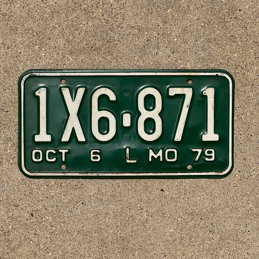 Photo of a 1979 Missouri Truck License Plate Auto Tag Garage Decor Vintage 1X 6871