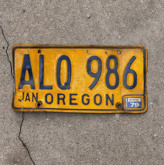 Photo of a 1979 Oregon License Plate Auto Tag Garage Decor Vintage ALQ 986