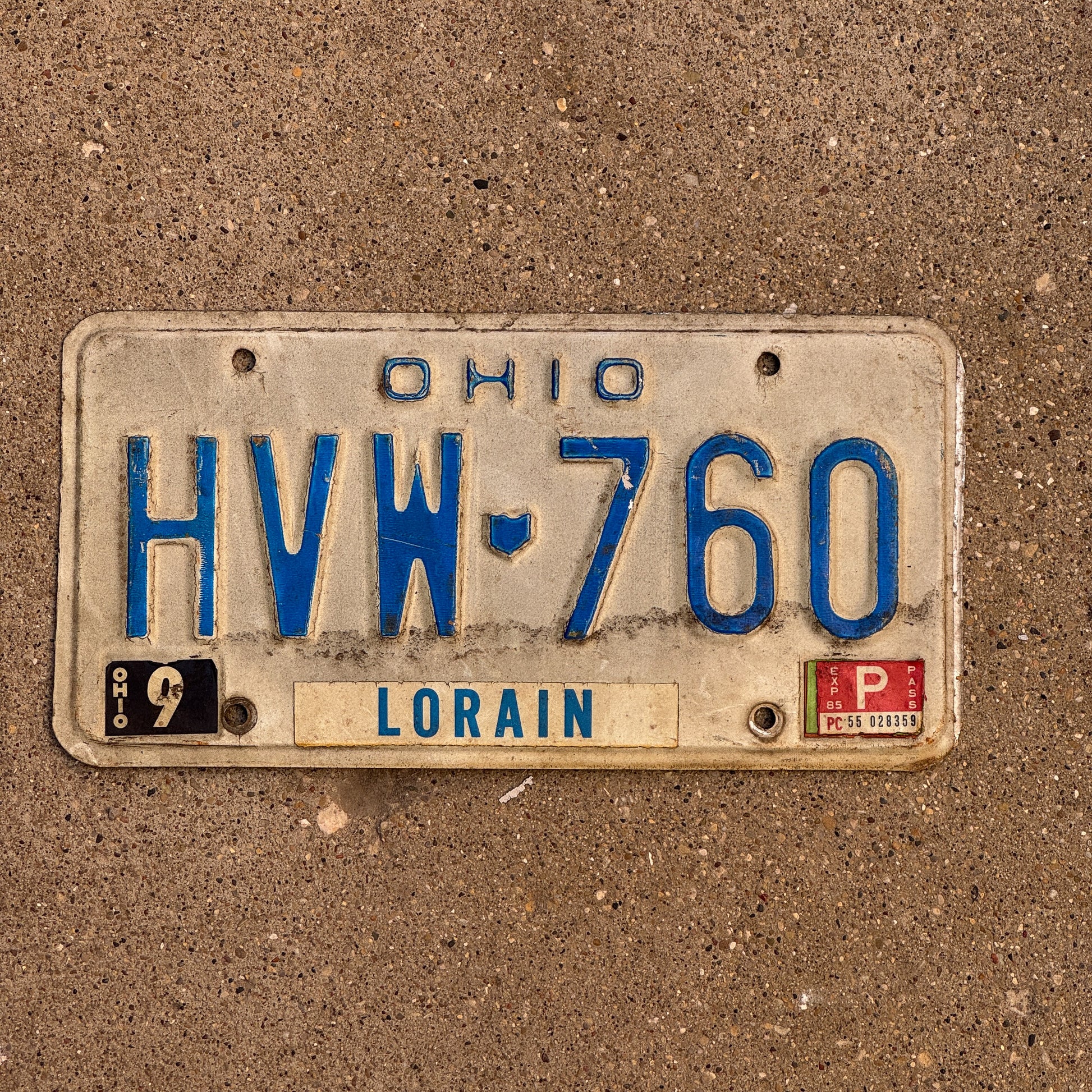Photo of a 1980 1985 Ohio License Plate Auto Tag 1 Vintage Garage HVW 760 with original patina