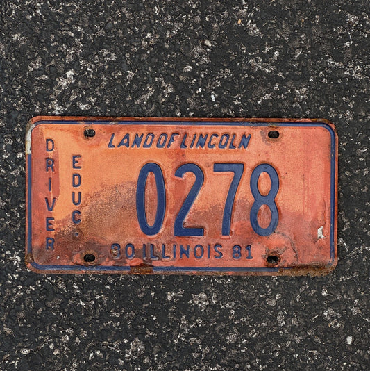 Photo of a 1980 Illinois School Bus License Plate Auto Tag Garage Decor Vintage 0278