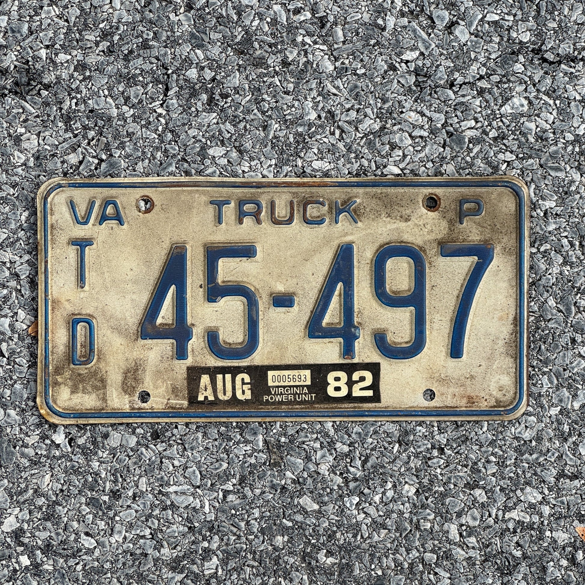 Photo of a 1981 1982 Virginia Truck License Plate Auto Tag Garage Decor Vintage 45 597