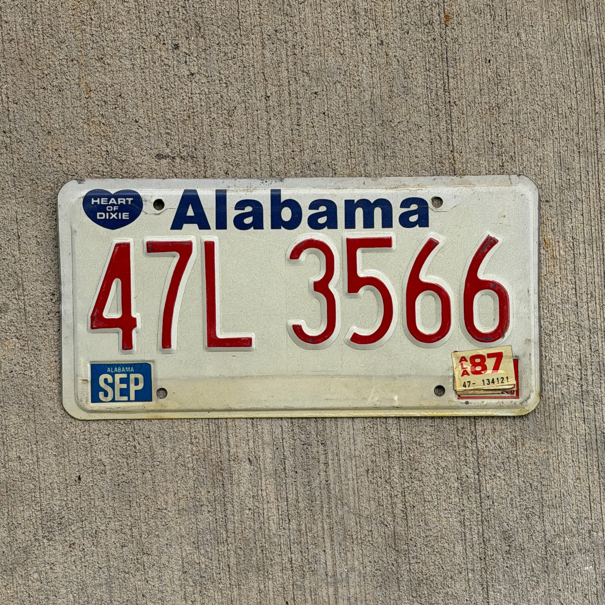 Photo of a 1982 1987 Alabama License Plate Auto Tag Garage Decor Vintage 47L 3566 with original patina