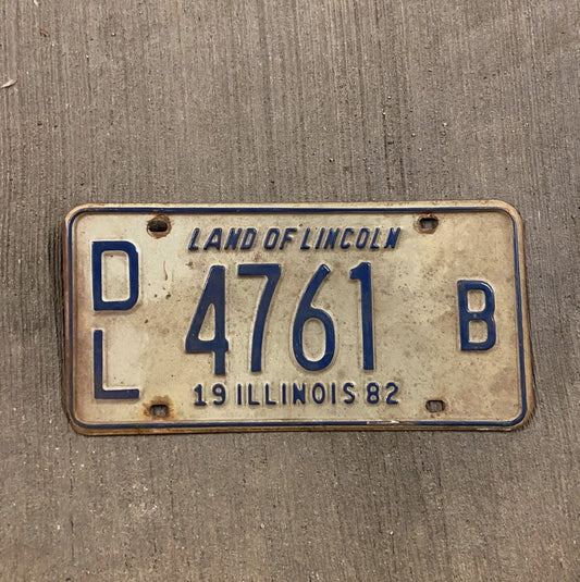 Photo of a 1982 Illinois Dealer License Plate Auto Tag 1 Garage Decor 4761 B