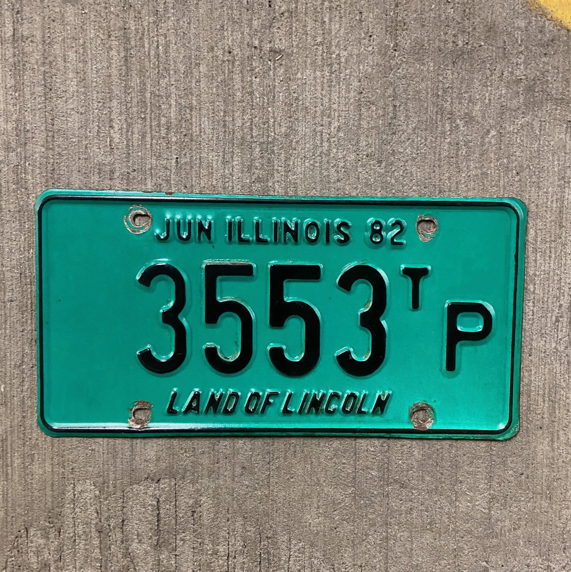 Photo of a 1982 Illinois TRUCK TRACTOR License Plate Auto Tag Garage Decor Vintage License Plate Garage Auto Car Four Digit 3553 tP