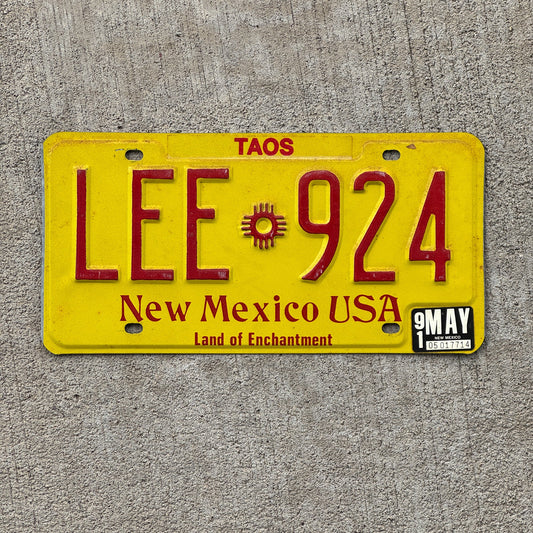 Photo of a 1982 New Mexico License Plate Auto Tag Garage Decor Vintage Taos County Zia LEE 924