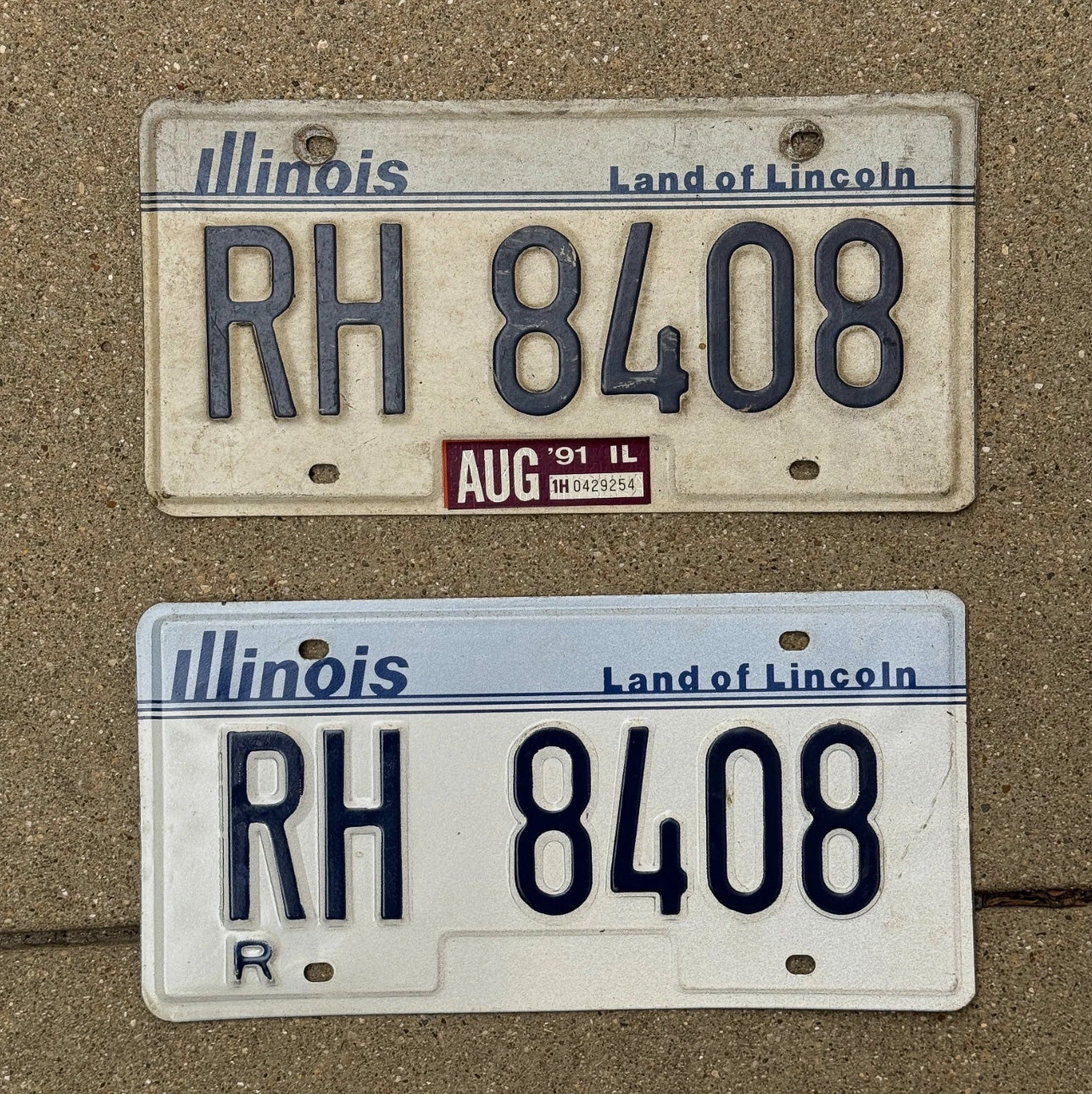 Photo of a 1983 1991 Illinois License Plate Pair Auto Tag Garage Decor Vintage RH 8408