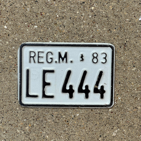 Photo of a 1983 Chile Motorcycle License Plate Auto Tag Garage Decor Vintage LE 444