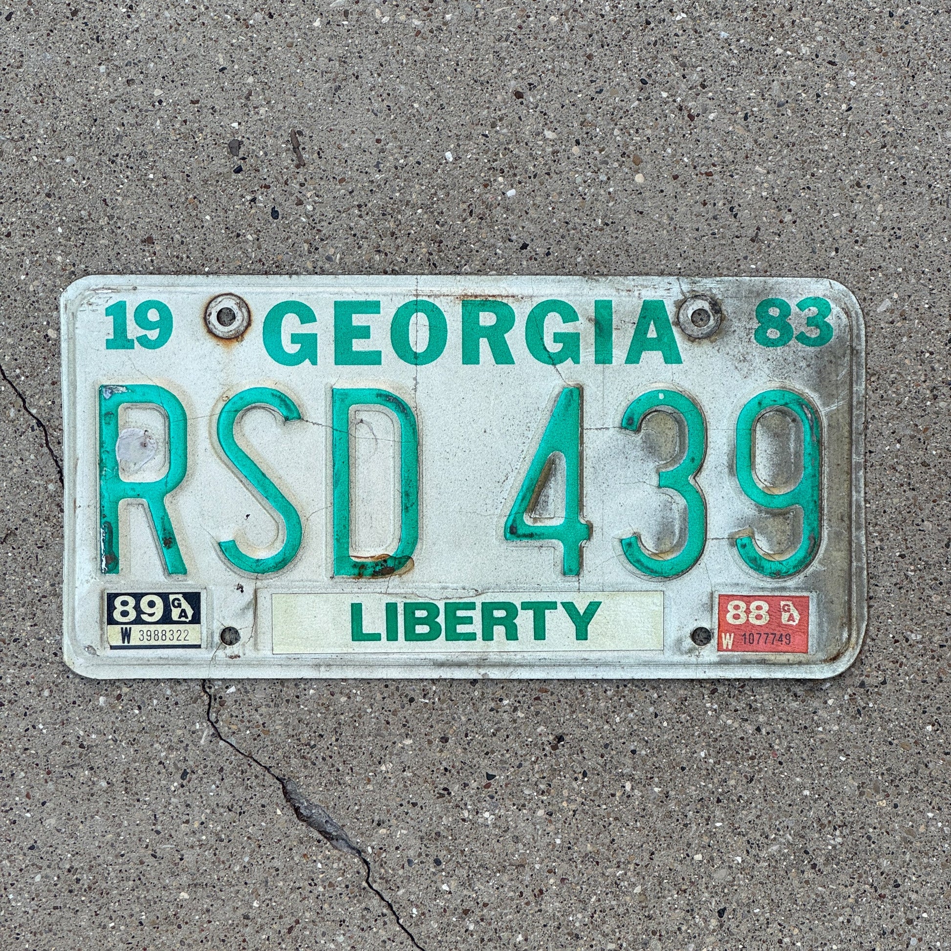 Photo of a 1983 Georgia License Plate Auto Tag Garage Decor Vintage RSD 439