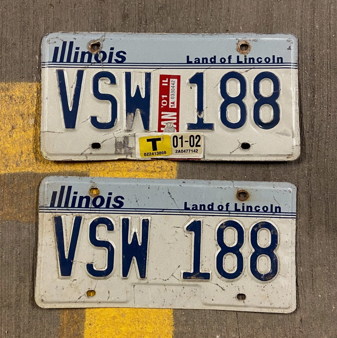 Photo of a 1983 Illinois License Plate Auto Tag Garage Decor Vintage VSW 188