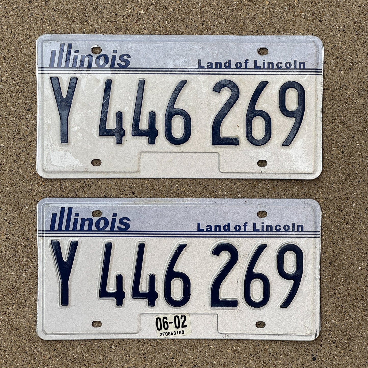 Photo of a 1983 Illinois License Plate Pair Auto Tag Garage Decor Vintage Y 446 269