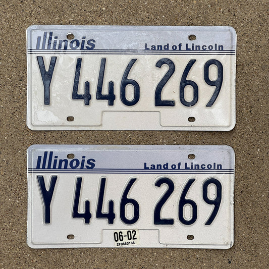 Photo of a 1983 Illinois License Plate Pair Auto Tag Garage Decor Vintage Y 446 269