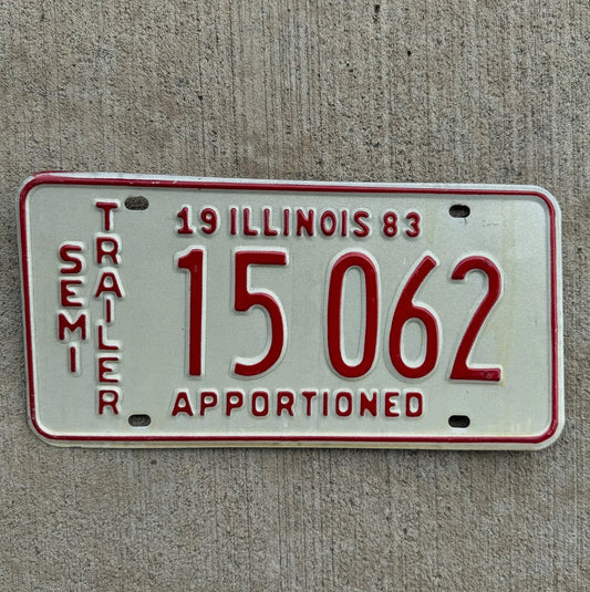 Photo of a 1983 Illinois Semi Trailer License Plate Auto Tag Garage Decor Apportioned 15602