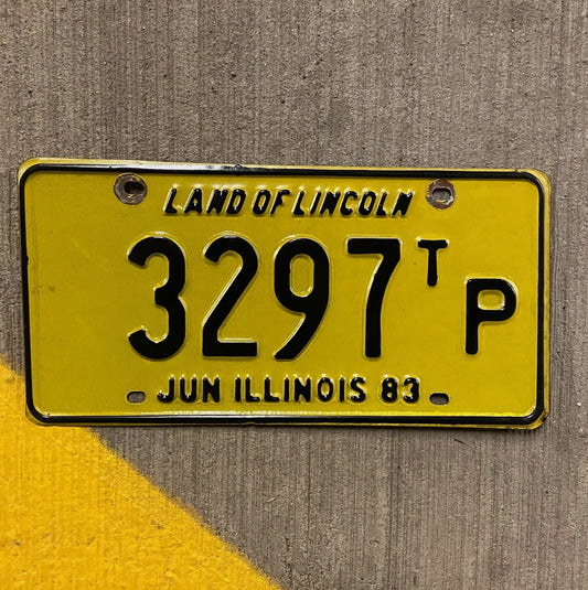 Photo of a 1983 Illinois Truck Tractor License Plate Auto Tag Garage Decor Vintage 3297 tP
