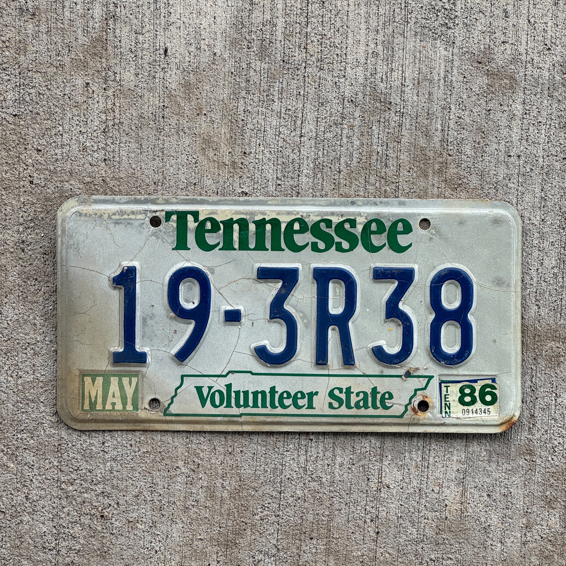 Photo of a 1984 1986 Tennessee License Plate Auto Tag Garage Decor Vintage 19 3R38 with original patina
