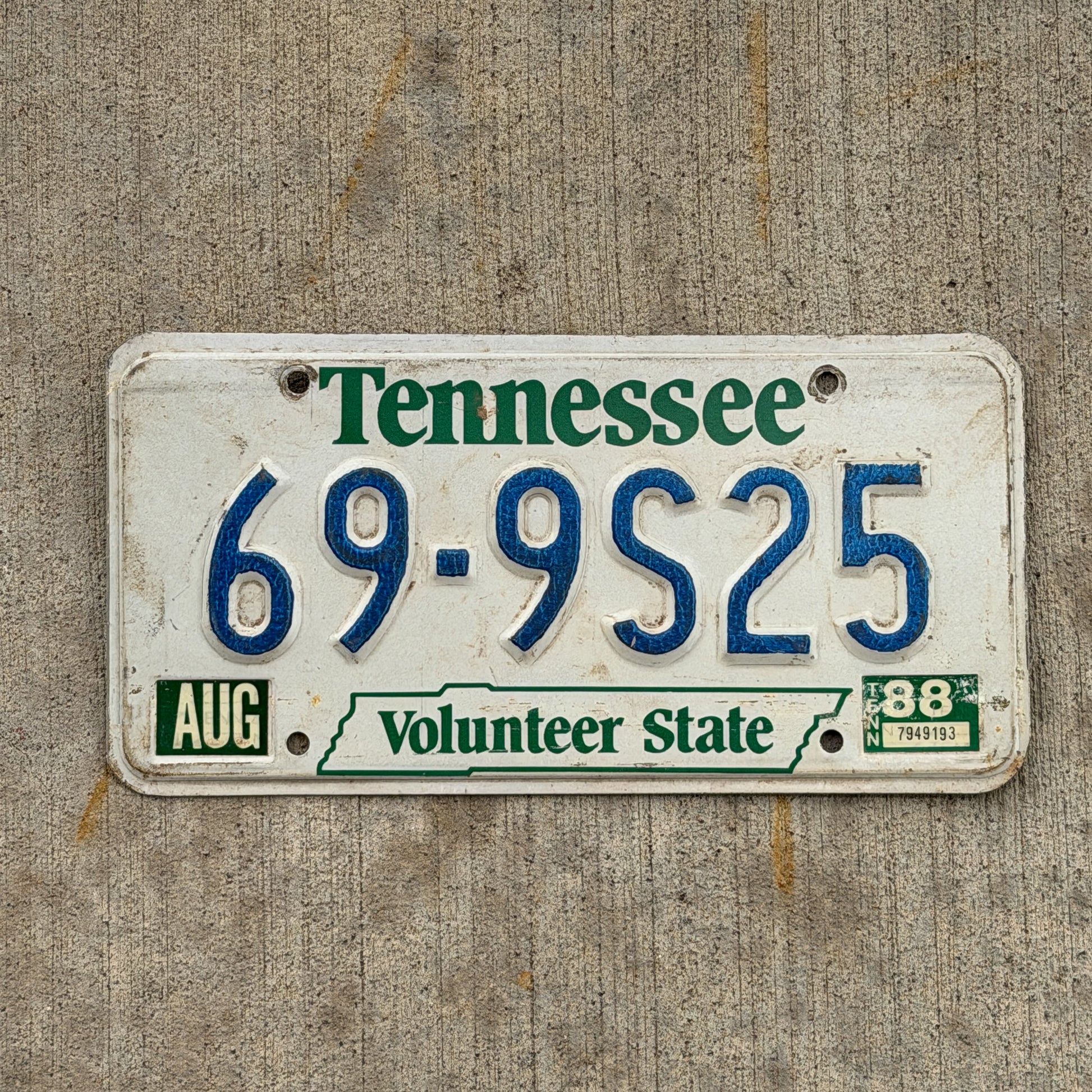 Photo of a 1984 1988 Tennessee License Plate Auto Tag Garage Decor Vintage 69 9S25 with original patina