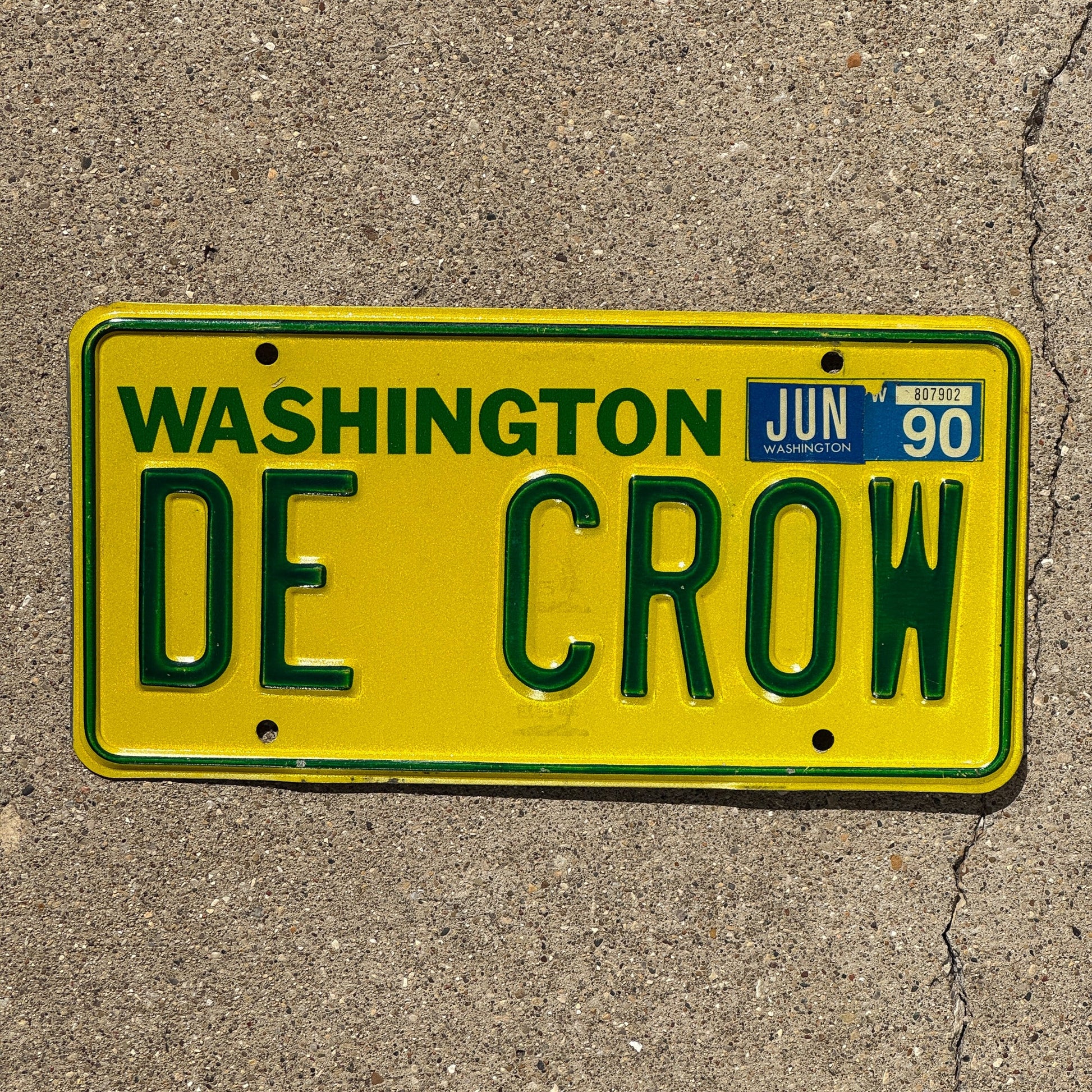 Photo of a 1984 Washington VANITY License Plate Auto Tag Garage Decor Vintage DE CROW