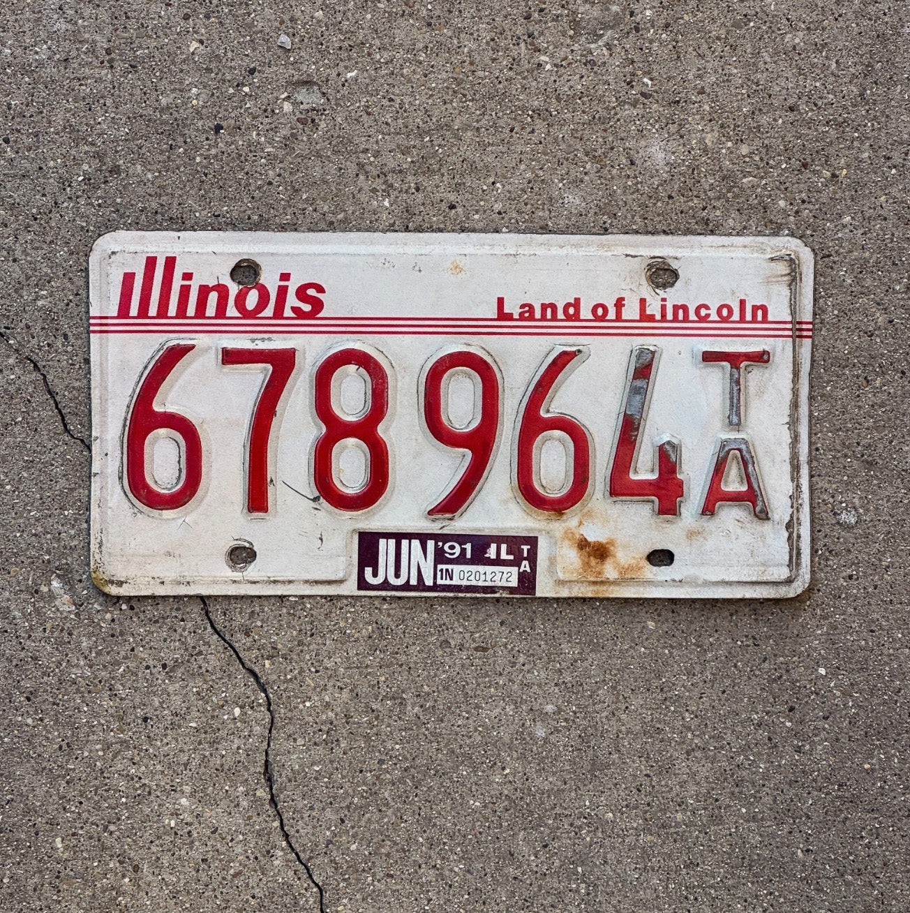 Photo of a 1985 1991 Illinois Truck License Plate Auto Tag Garage Decor 678964 TA