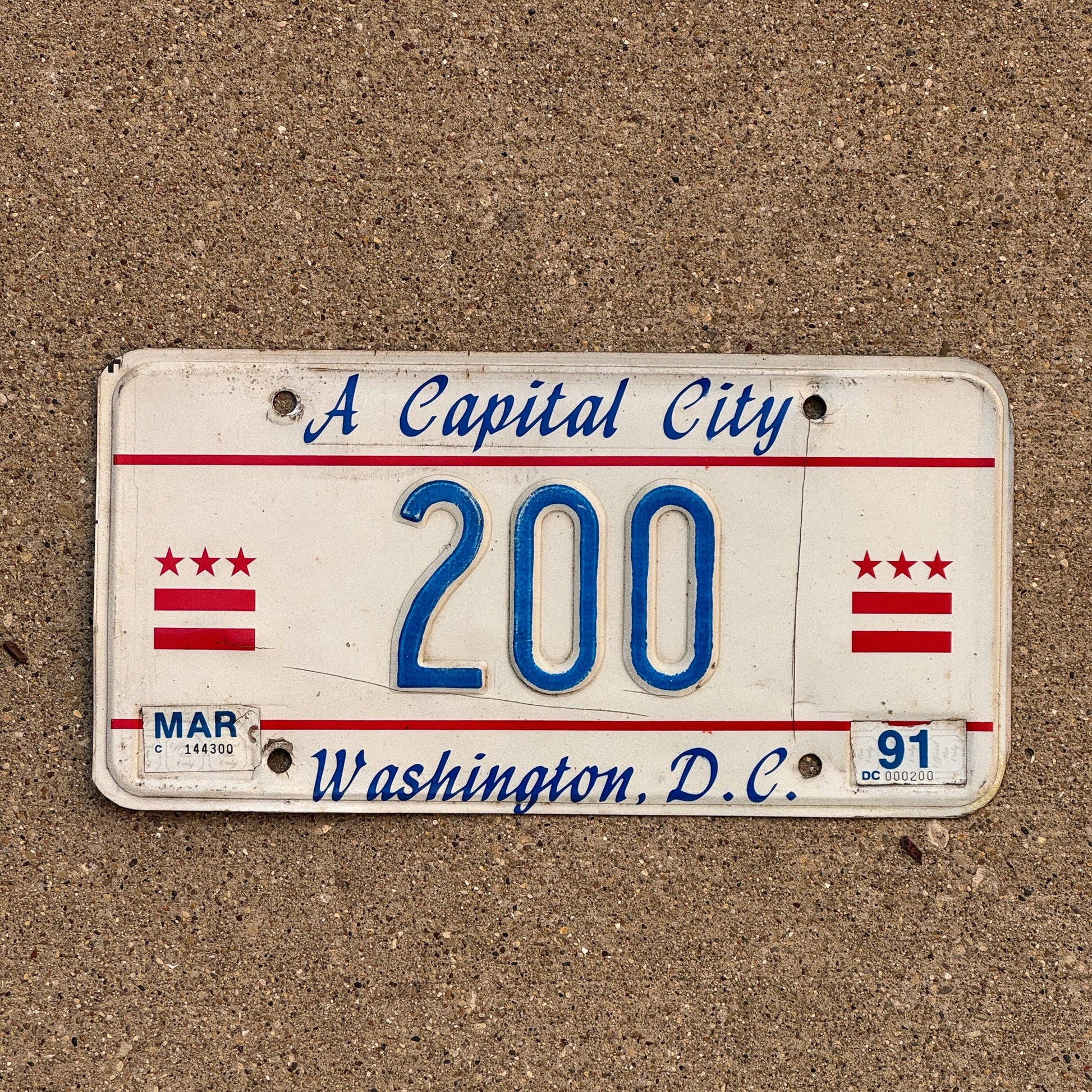Photo of a 1985 1991 Washington DC License Plate Auto Tag Garage Decor Vintage 200
