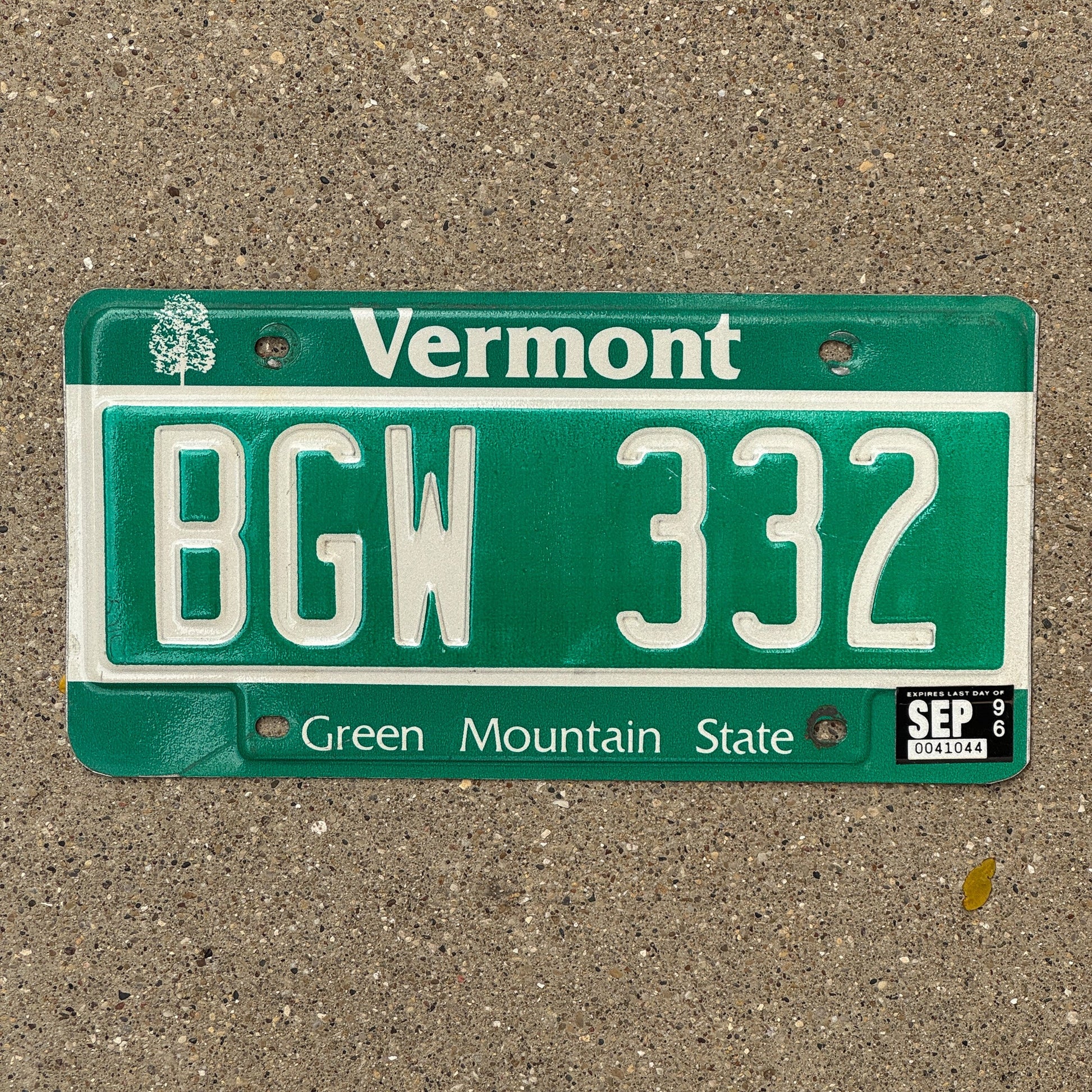 Photo of a 1985 1996 Vermont License Plate Auto Tag Garage Decor Vintage BGW 332 with original patina