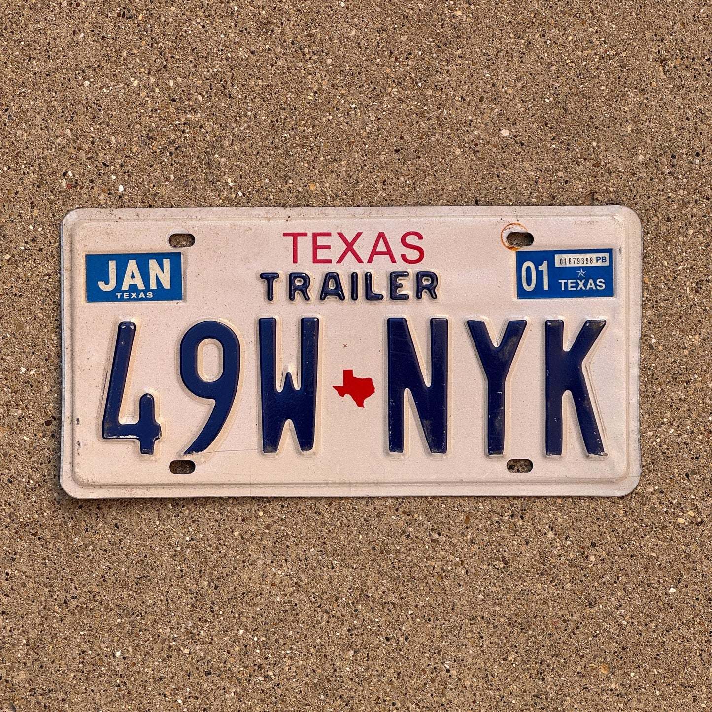 Photo of a 1985 2001 Texas Trailer License Plate Auto Tag Garage Decor Vintage 49W NYK