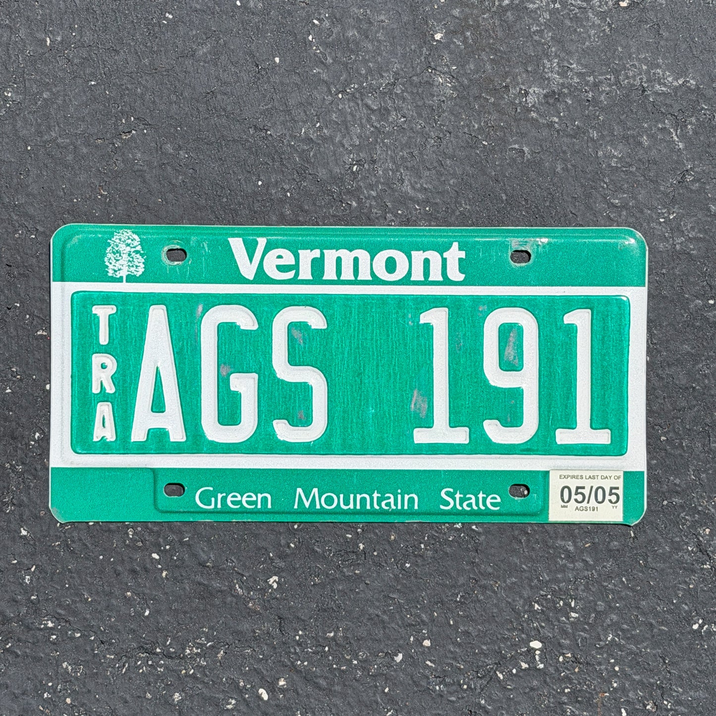 Photo of a 1985 2005 Vermont Truck License Plate Auto Tag Garage Decor Vintage AGS 191 with original patina