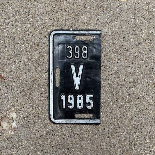 Photo of a 1985 Aruba Half Year Tab License Plate Auto Tag Garage Decor Vintage 398 V
