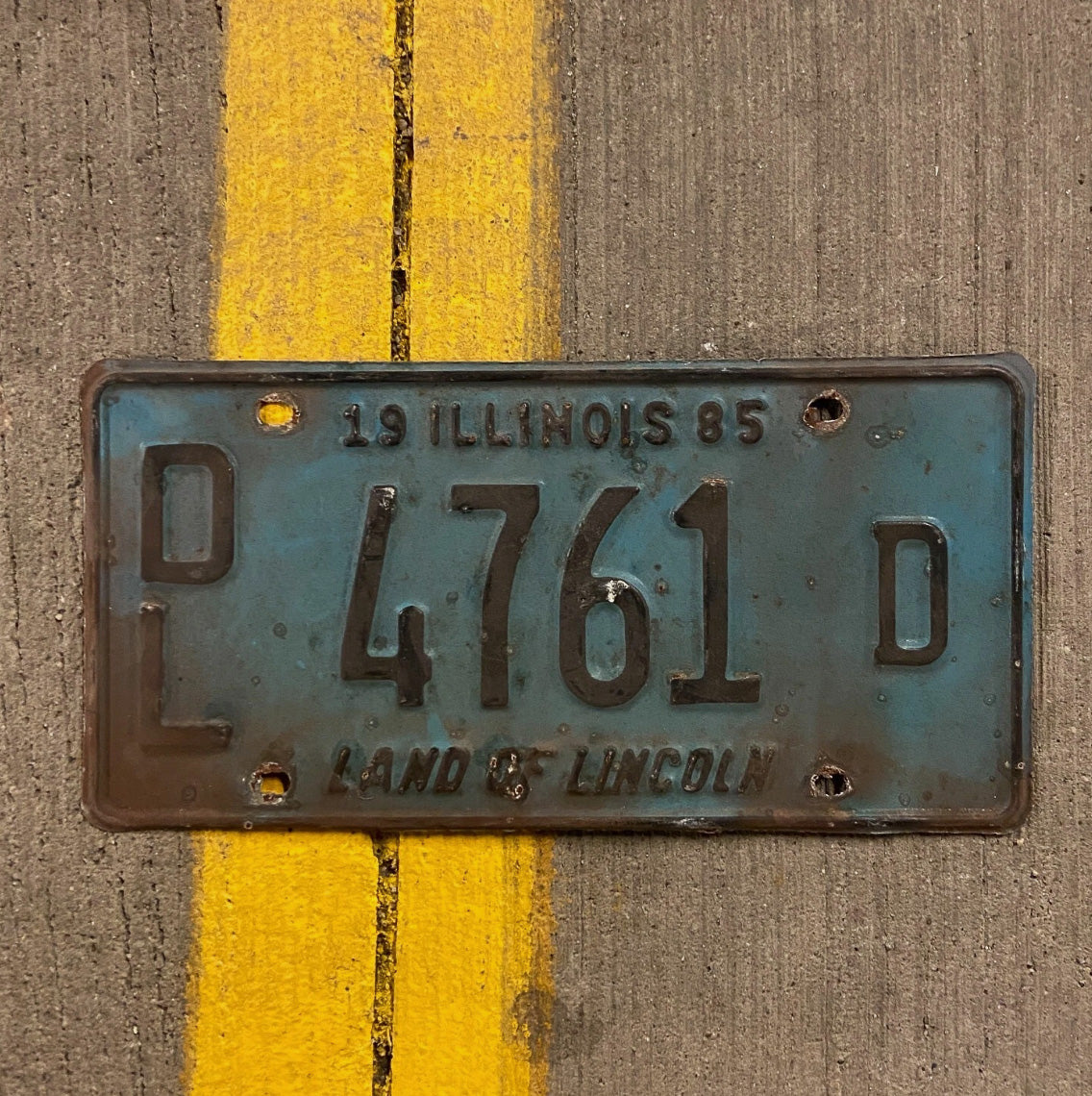 Photo of a 1985 Illinois Dealer License Plate Auto Tag 2 Garage Decor 4761 D