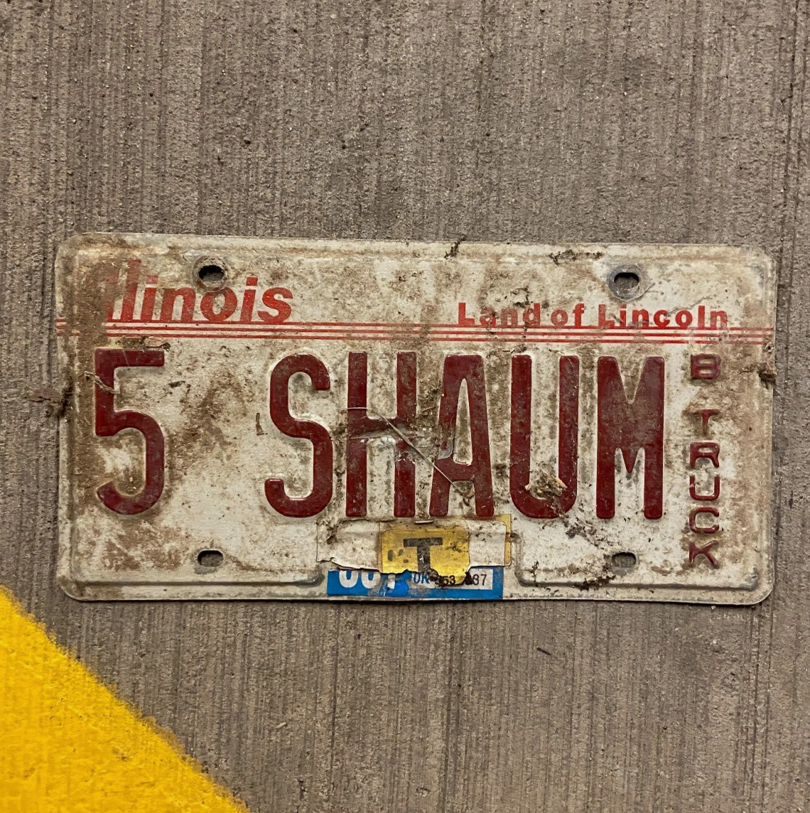 Photo of a 1985 Illinois Vanity License Plate Auto Tag Garage Decor Vintage 5 SHAUM