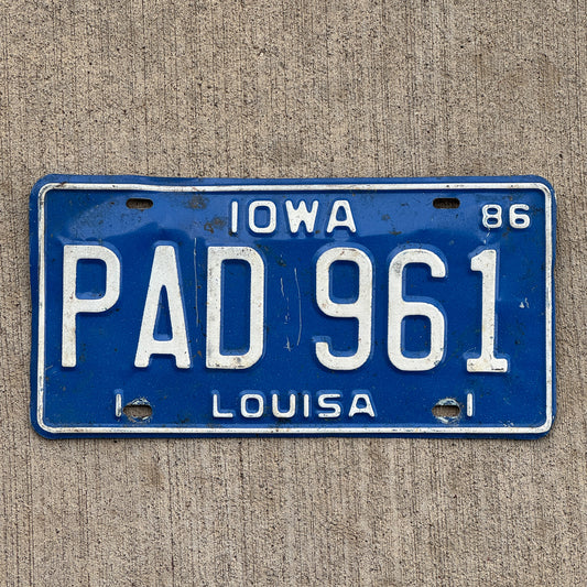 Photo of a 1986 Iowa License Plate Auto Tag Garage Decor Vintage PAD 961 with original patina