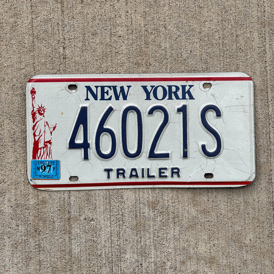 Photo of a 1986 New York TRAILER License Plate Auto Tag Garage Decor Vintage Liberty 46021S